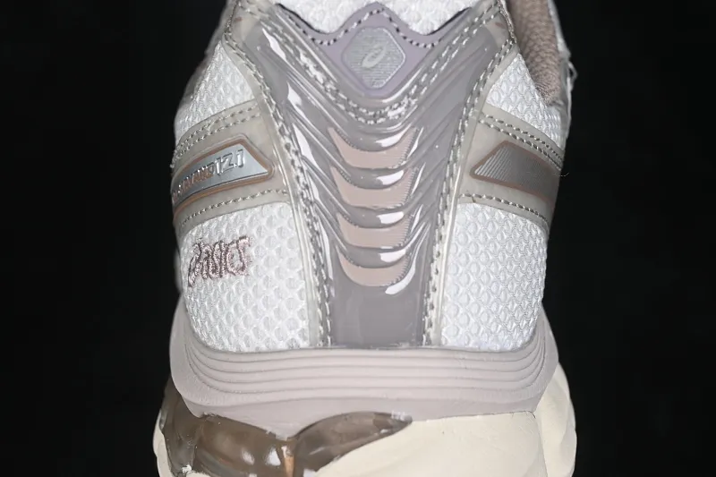 All categories Asics Asics series Asics Gel-Nimbus 12.1 Asics Gel-Nimbus 12.1 Asics retro breathable casual shoes cushioning men's wear-resistant running shoes 1203B144-100